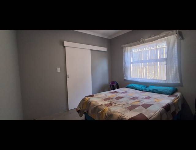 3 BEDROOM FREESTANDING FOR SALE IN PALM VIEW ESTATE